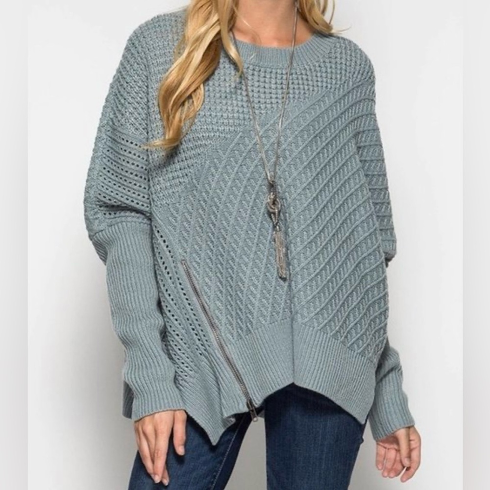 🔹Vici side zip sweater